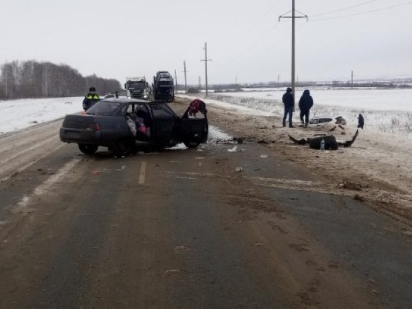 В аварии на трассе Оренбург — Казань пострадали два человека