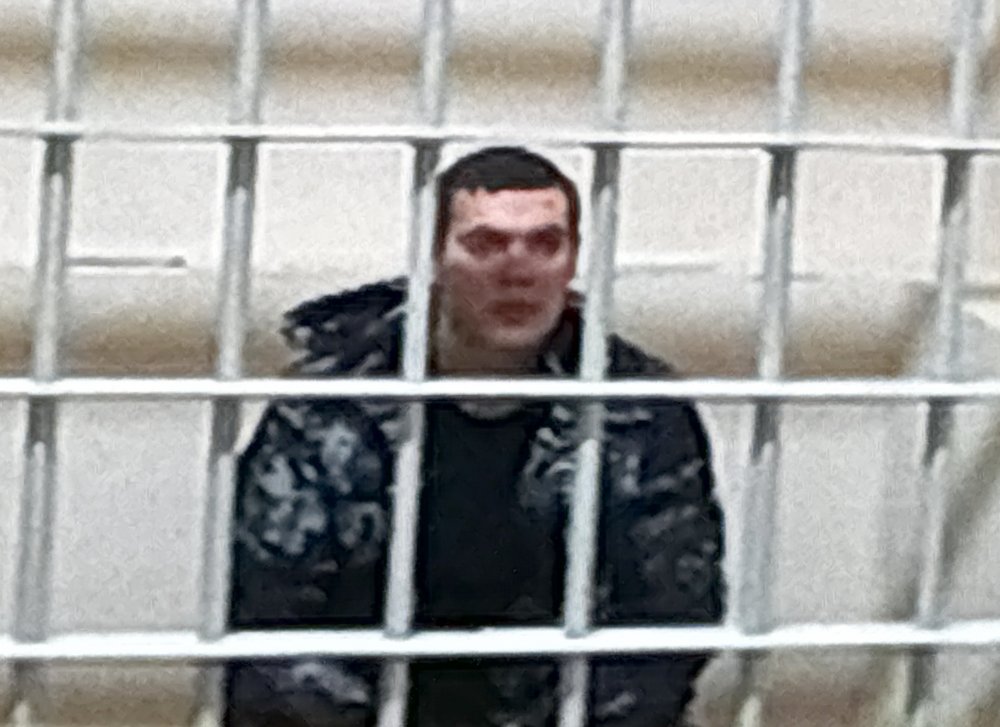 Обвиняемый в убийстве своего сына. Фото 1743.ru