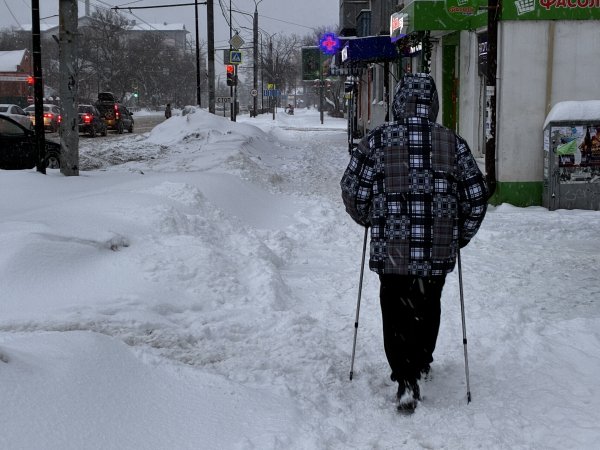 Метель в Оренбурге: что происходит на улицах города прямо сейчас?