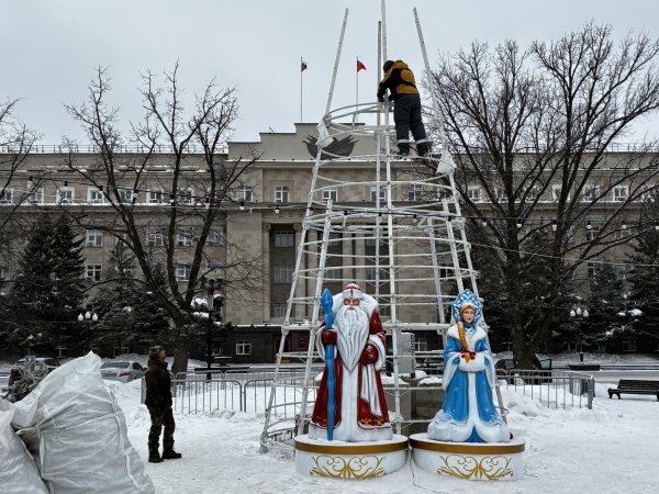 Новогоднее настроение подошло к концу: как сейчас выглядит площадь Ленина? Видео