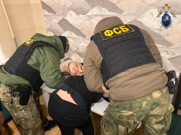 Задержание заместителя начальника отдела по вопросам миграции МУ МВД России «Оренбургское» проходило при участии регионального УФСБ; фото: СУ СК РФ по Оренбургской области 