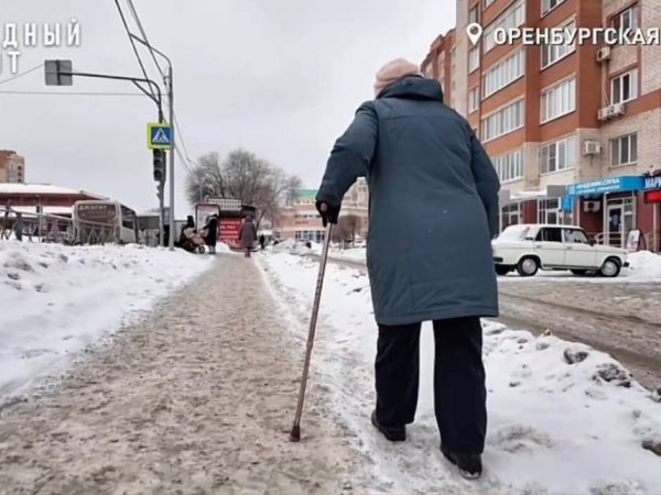 «Никто не посыпает! Никто ничего не чистит!»: более 10 жалоб от оренбуржцев на состояние дорог поступило на прямую линию президенту
