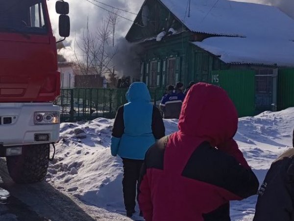 В Оренбурге загорелся частный дом