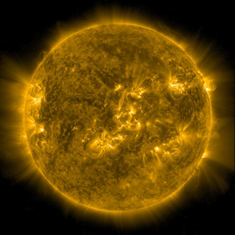 Вспышки на Солнце могут спровоцировать магнитные бури с 9 по 11 февраля