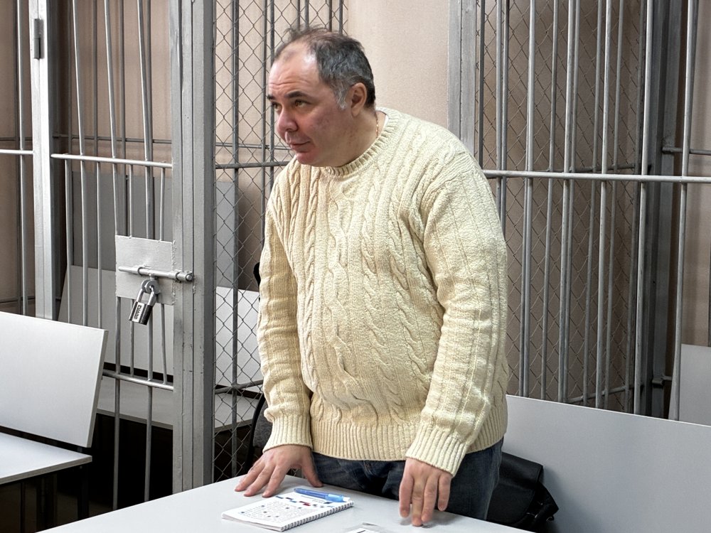 Александр Самбурский, обвиняемый в коррупции, в зале суда. Фото 1743.ru