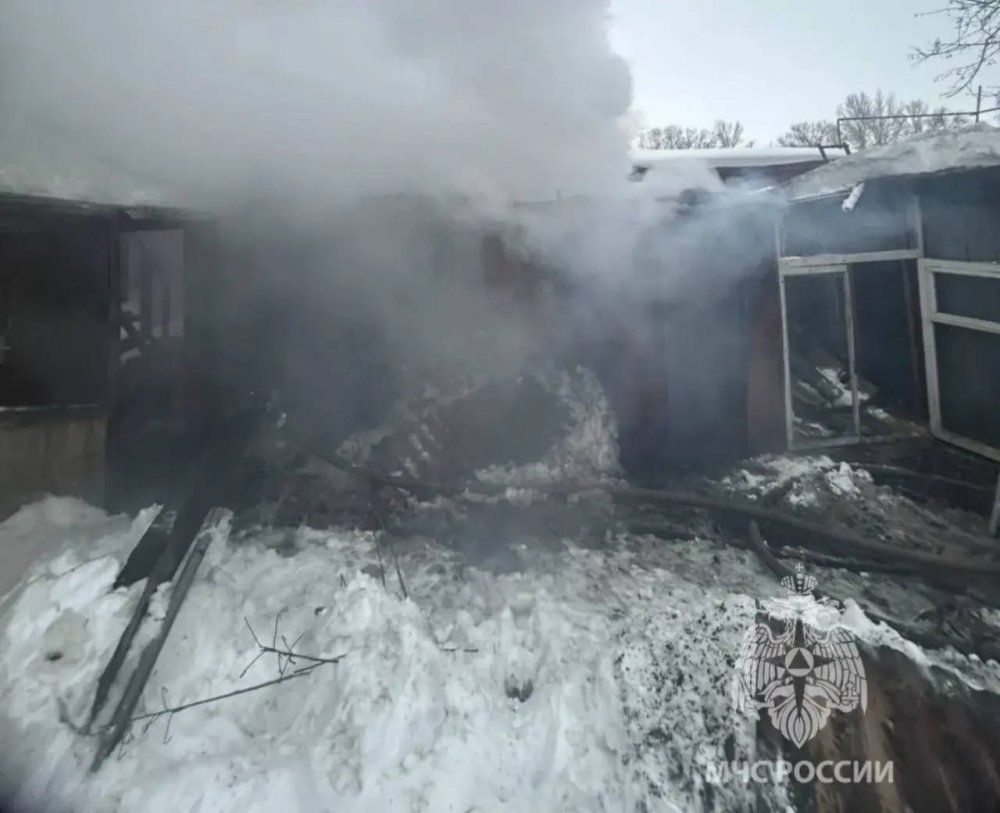 В Новосергиевском районе на пожаре погиб мужчина; фото: ГУ МЧС России по Оренбургской области В Новосергиевском районе на пожаре погиб мужчина; фото: ГУ МЧС России по Оренбургской области