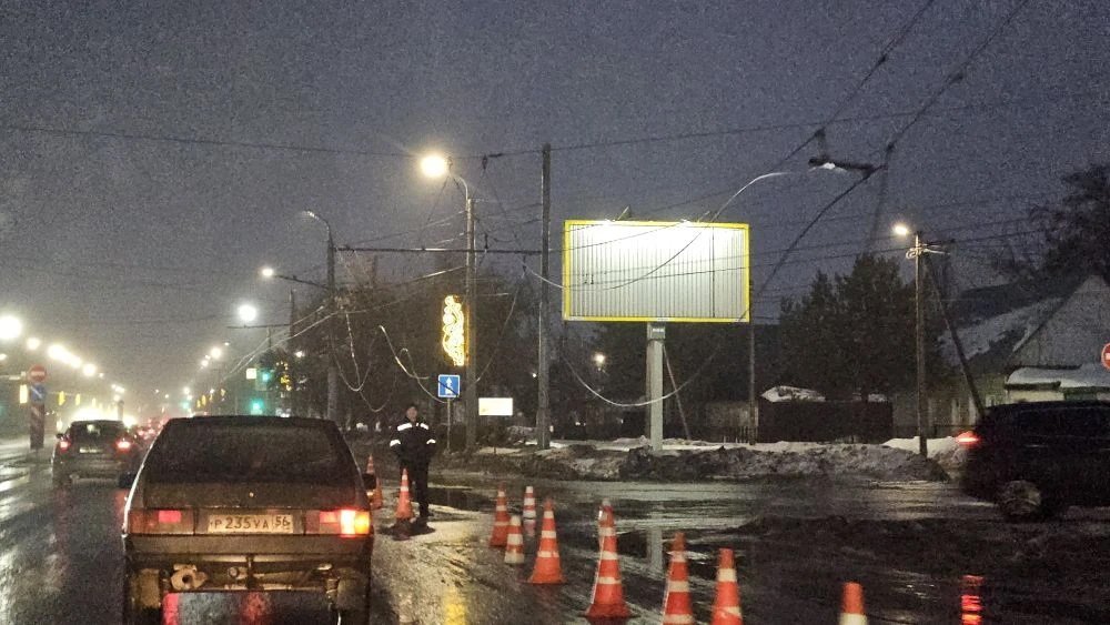 Утром на ул. Терешковой произошёл обрыв проводов; фото 1743.RU прислали в сообщество  «НАРКОР»