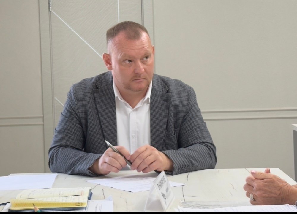 На фото — глава Подгородней Покровки в Оренбургском районе Максим Кабанов; фото: соцсети Максима Кабанов