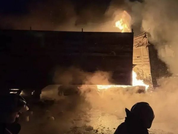 Три большегруза столкнулись на трассе под Оренбургом