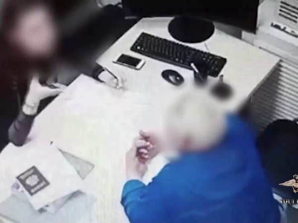 Допрос участников организованного преступного сообщества лжеюристов; фото: УМВД по Оренбургской области