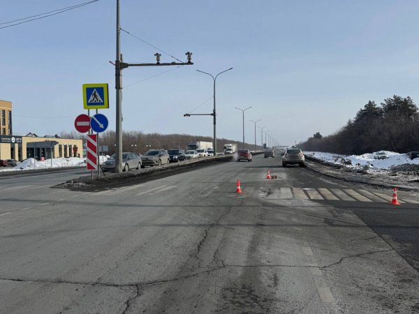 В Оренбурге автоледи сбила двух пешеходов, переходивших дорогу на «зелёный»