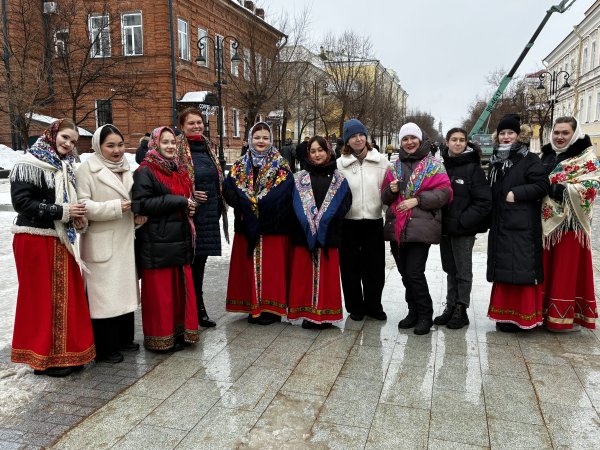 Оренбург встречает Масленицу в лужах и под дождем