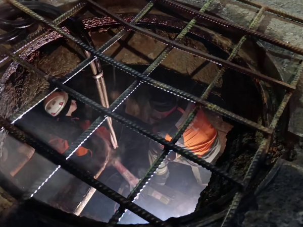 Энергетики ремонтируют теплотрассу в центре Оренбурга