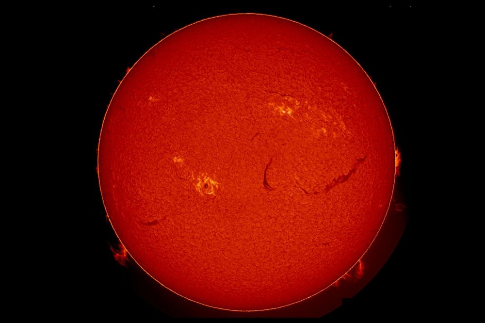 Мощная вспышка M2.8 на Солнце: к Земле движется плазменный удар, ожидается сильная магнитная буря