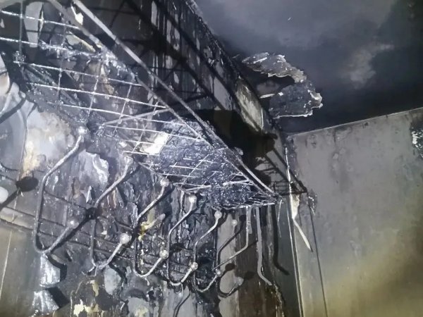 Фото: МЧС РФ по Оренбургской области. Фрагмент сгоревшей квартиры