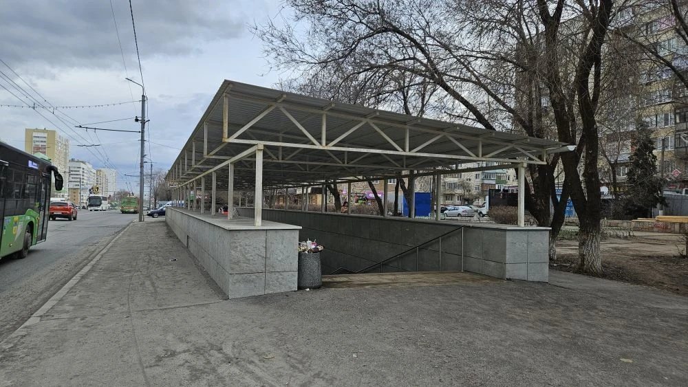 Вид подземного перехода на Пролетарской после зимы 