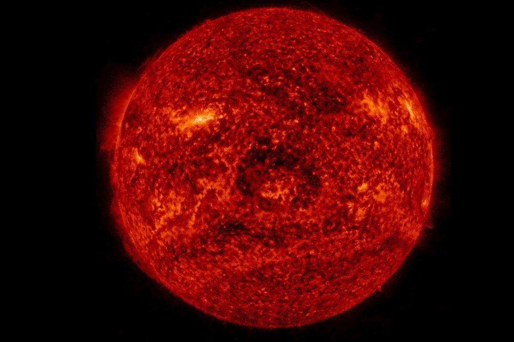 Солнечный шторм накрывает Землю: 3 дня максимальной опасности для здоровья