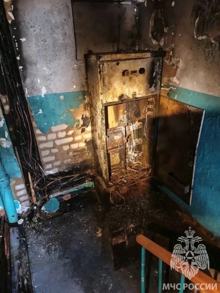 сгоревший электрощиток фото МЧС России