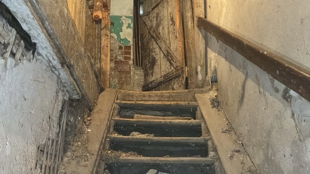 аварийный дом на Кирова, Оренбург