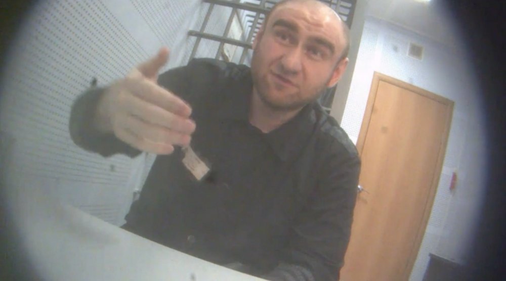 Арашуков  в тюрьме обсуждает взятку