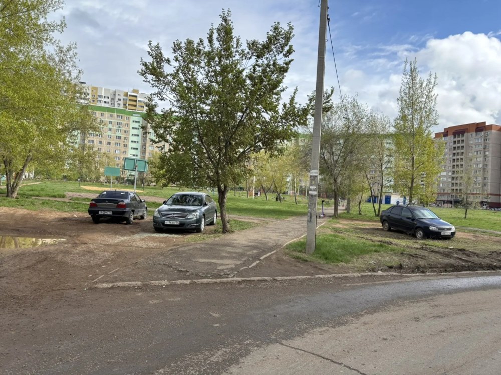 наркор парковка на газоне