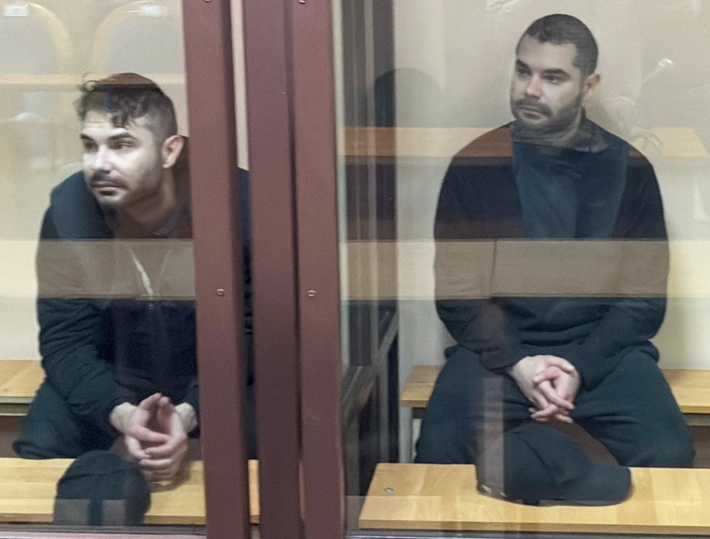 Макар и Егор Макаровы в зале суда. Фото 1743.ru