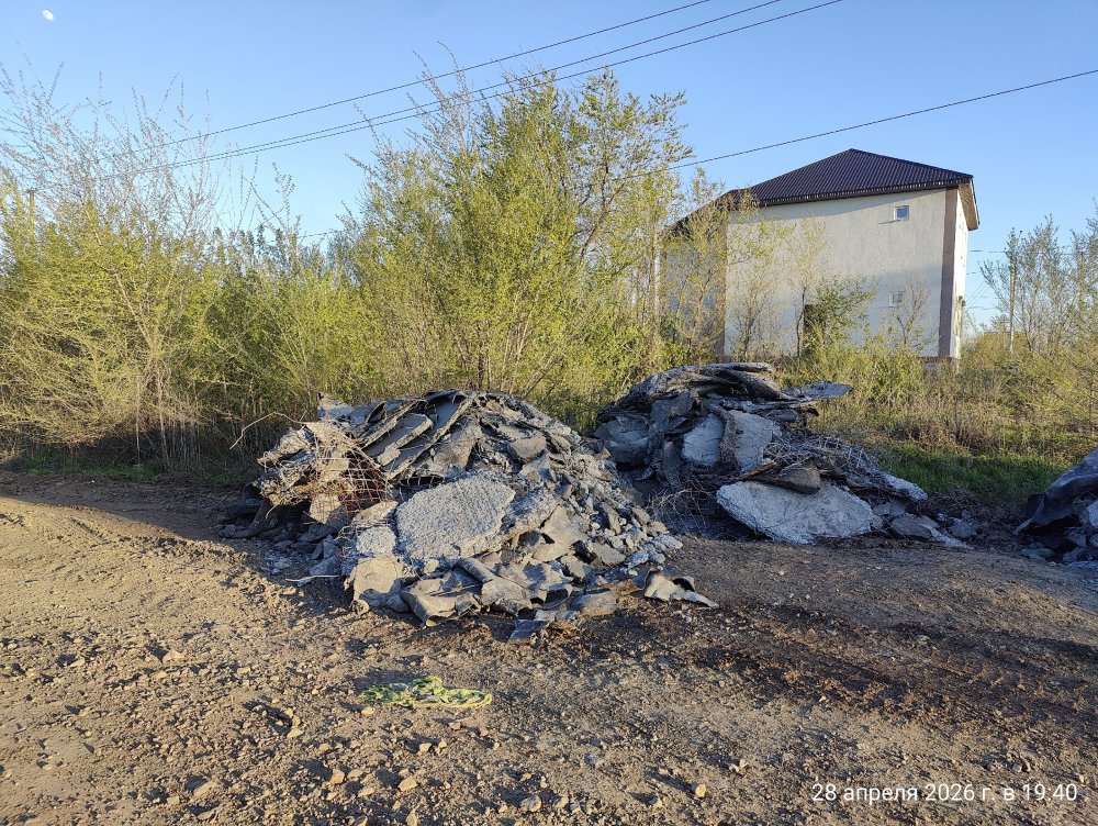 Свалка строительного мусора в Весеннем. Фото 1743