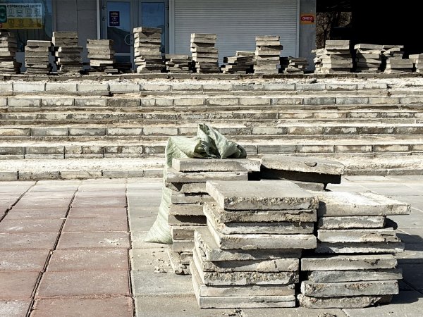 В Оренбурге начался ремонт площадки у скандально известного «Атриума»