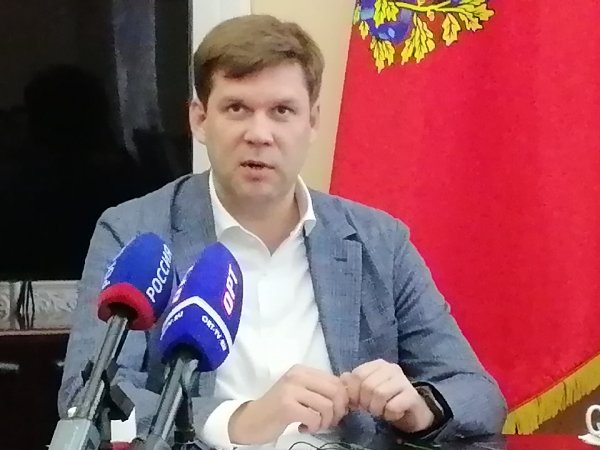 Заграница нам поможет: в Оренбург завезли дворников из Африки