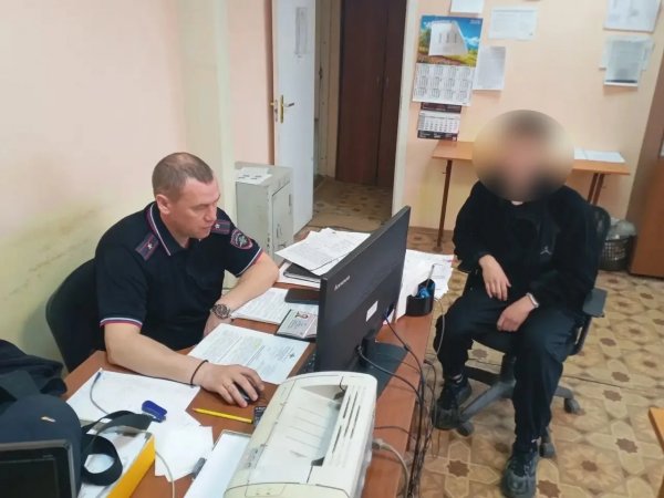 Юноши, от скуки бросавшие петарды из окна, задержаны полицией