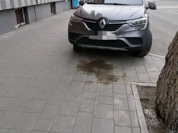 парковка на тротуаре Наркор