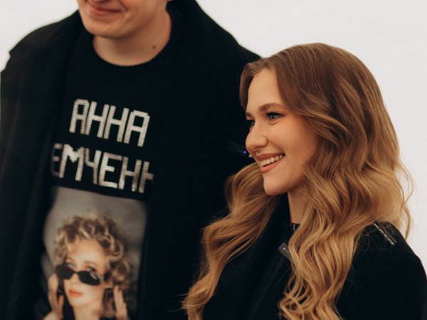 Популярная актриса и певица Анна Немченко передала привет в эфире Радио ХИТ