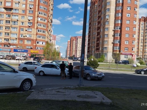 два автомобиля столкнулись на Салмышской