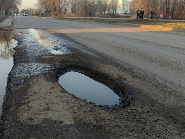 выбоина на дороге привела к ДТП
