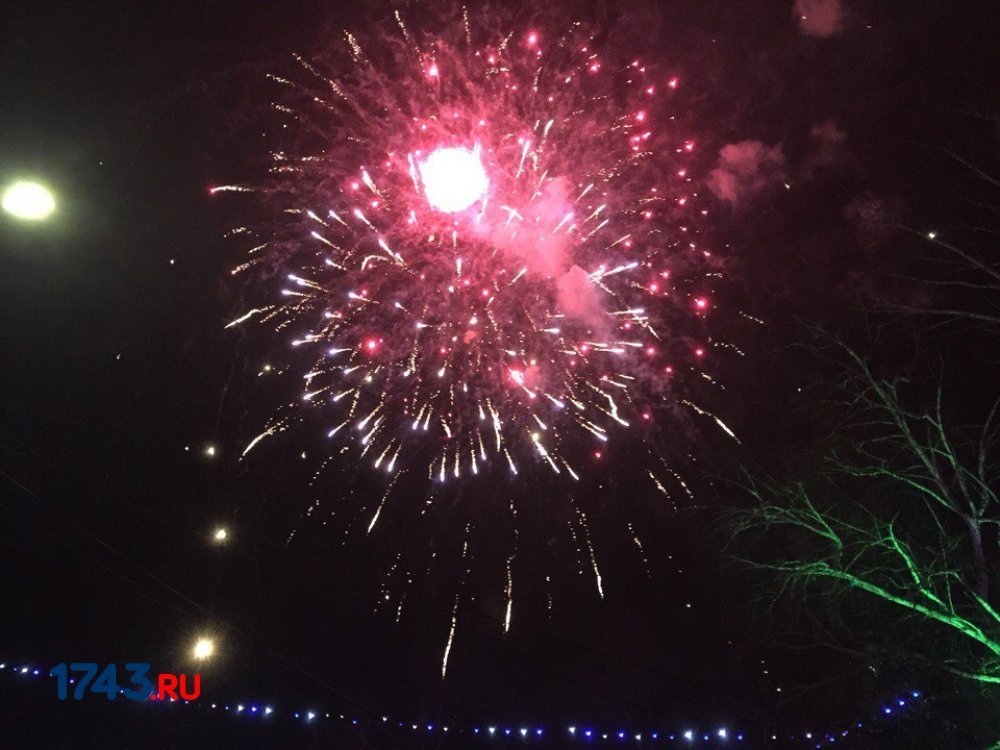 праздничный салют будет в 22:00 9 мая 