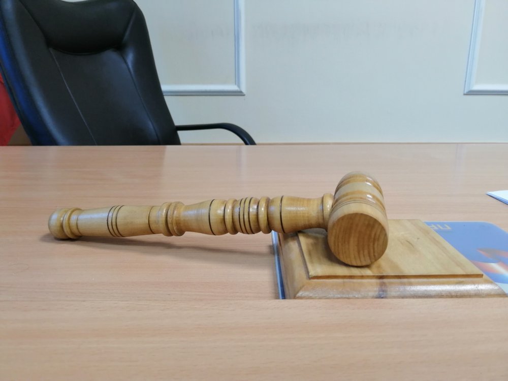 Суд прекратил дело за примирением сторон
