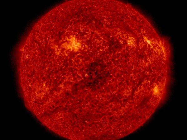 Учёные лаборатории Солнечной астрономии предупреждают: после мощной вспышки на Солнце облако плазмы достигнет Земли