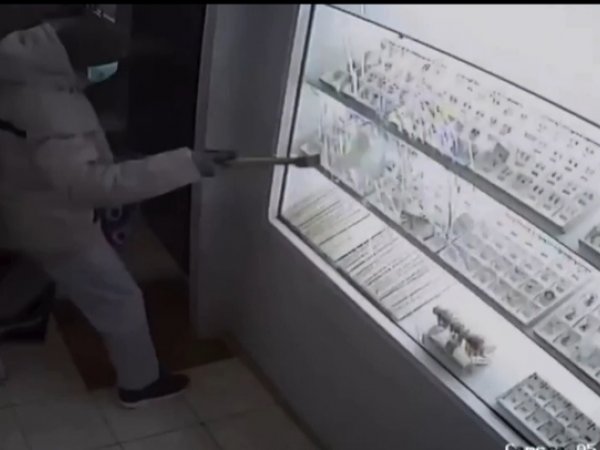 как оренбуржец пытался ограбить ломбард