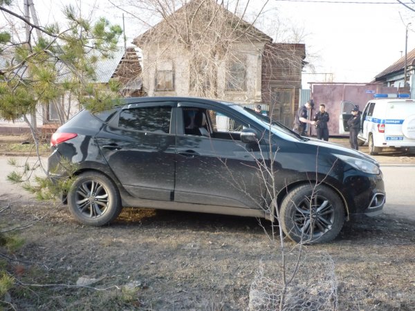 Выстрелы посреди дороги и поездка на капоте: в Оренбурге задержали участника громкого конфликта