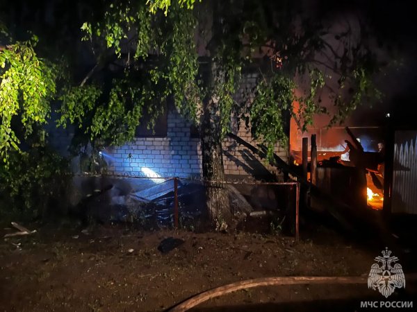 В Новосергиевке при пожаре погибли два человека