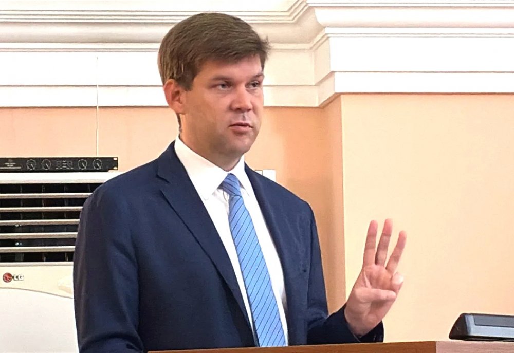 Альберт Юмадилов на заседании горсовета 04.06.2026. Фото 1743.ru