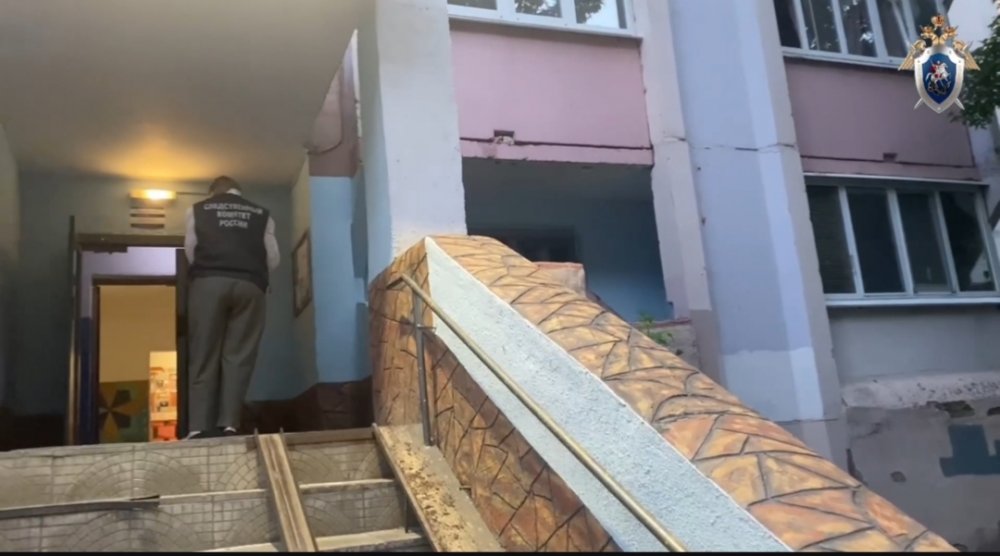 В Оренбурге упал лифт с людьми 