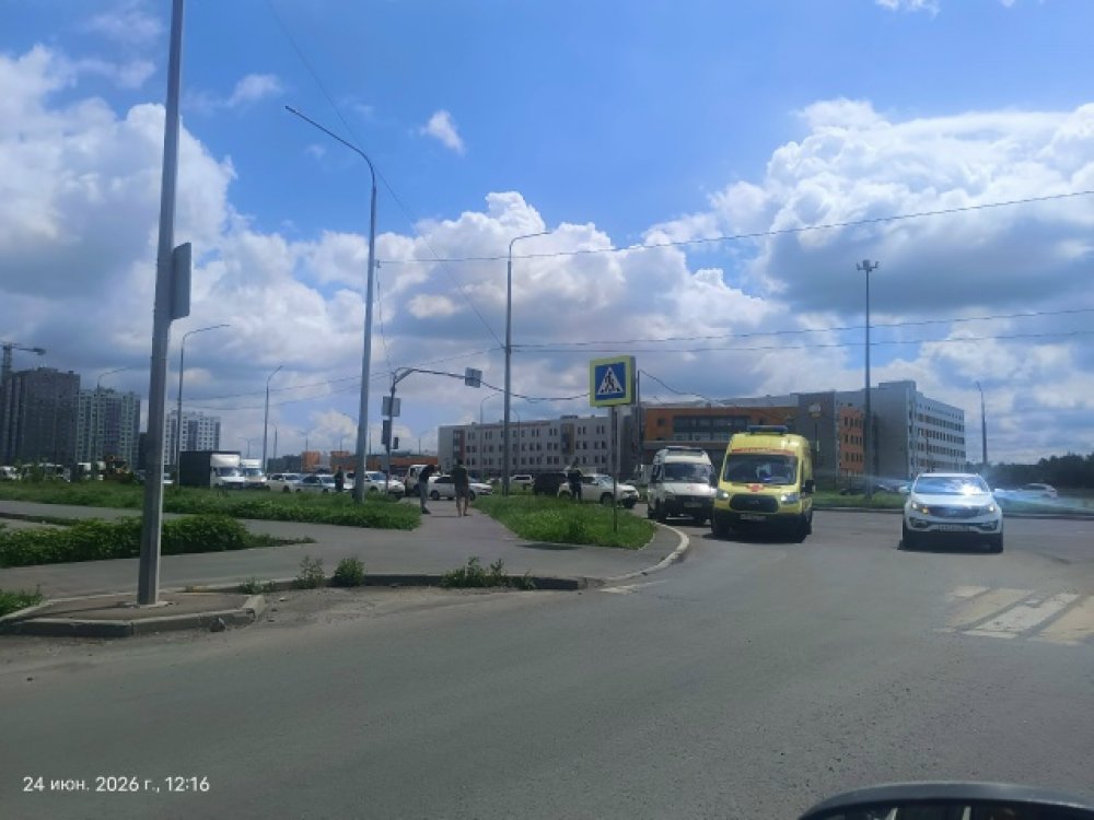 Питбайк столкнулся с авто