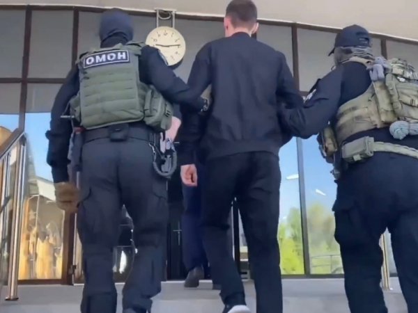 но был задержан полицией и СК