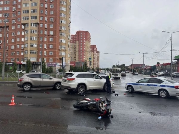 На Салмышской в ДТП пострадал водитель мотоцикла