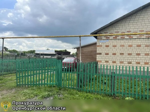 Мужчина, зарезавший жену и ранивший дочь, найден мертвым