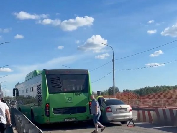 Страшный сон жителей зауральной части города: ДТП на мосту через Урал на Донгузской
