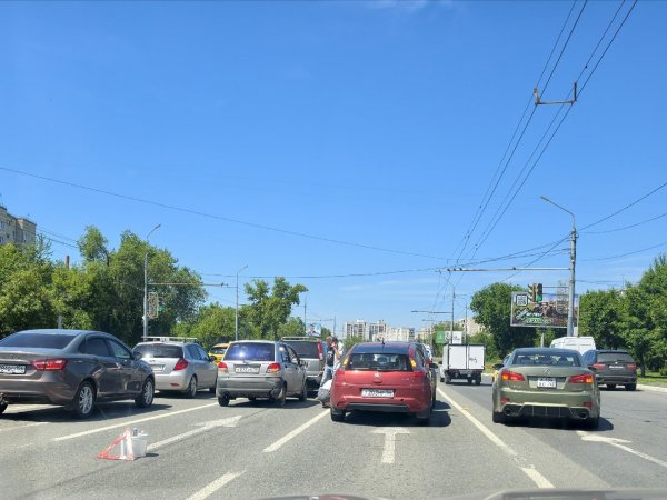 ДТП на проспекте Гагарина: перекрыты 2 полосы для движения прямо