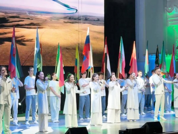 Гости из 24 стран хором пели гимн России: в Оренбурге открылся международный молодежный форум