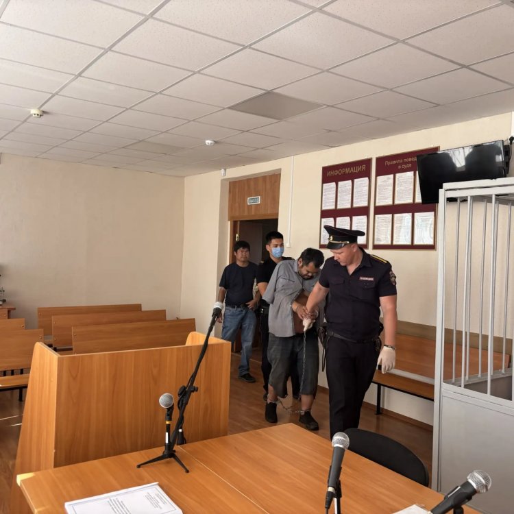 47-летнего жителя Акбулака доставили в суд для избрания меры пресечения. Фото: пресс-служба Акбулакский районный суд